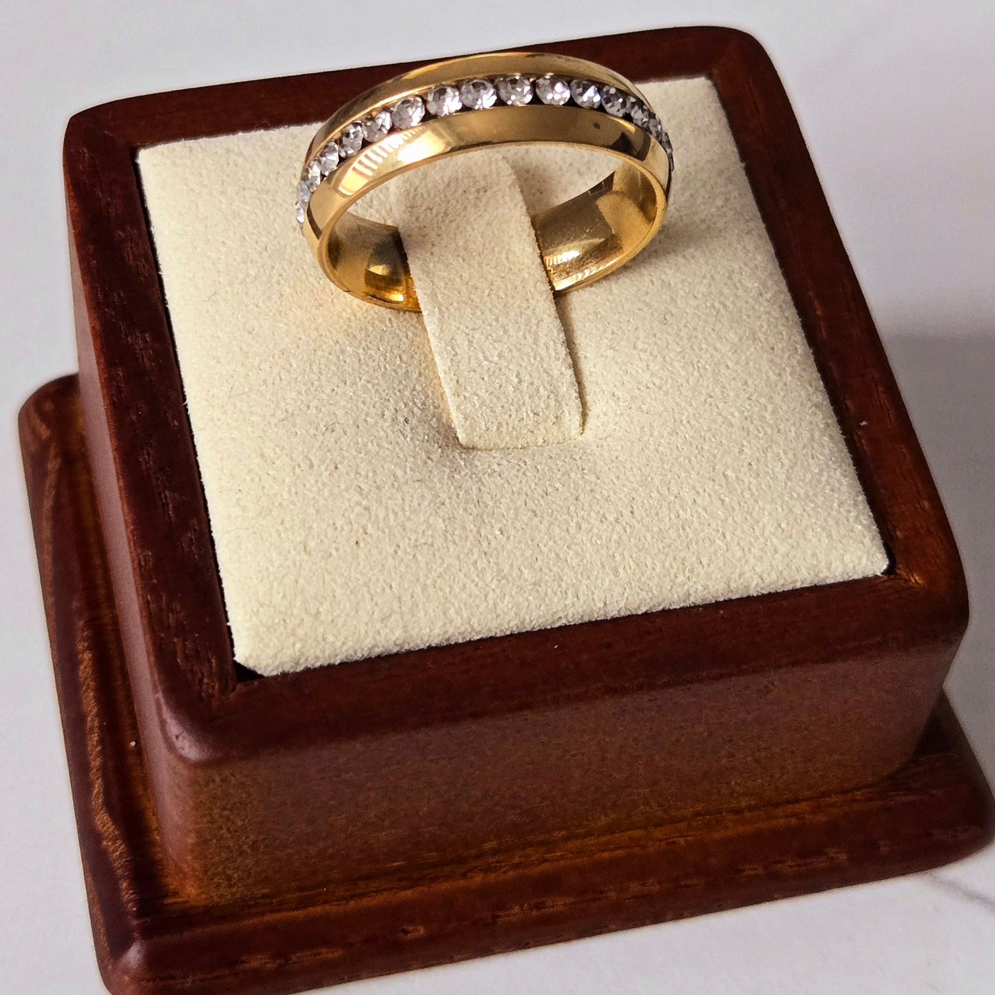 Elegant Gold Rhinestone Band