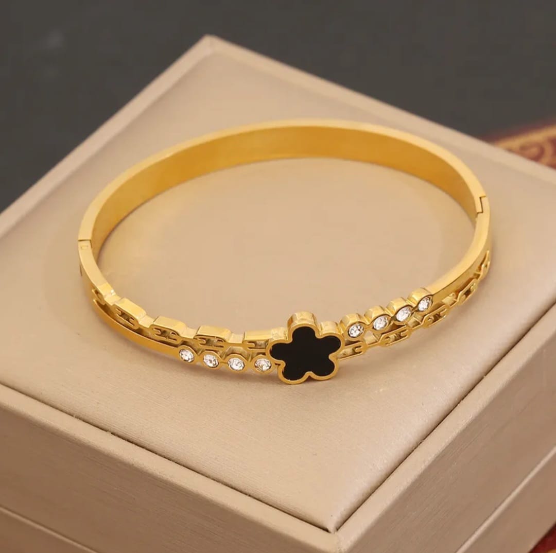 Gold Clover Charm Bangle
