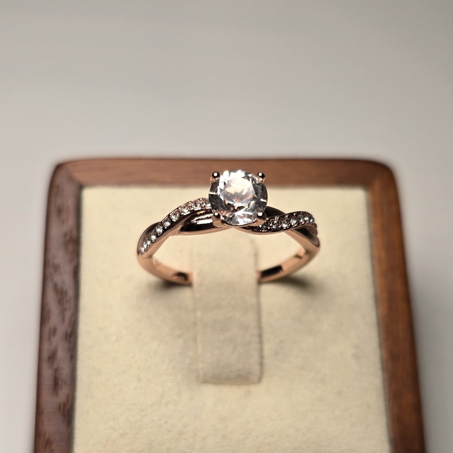 Eleanor Ring – Rose Gold and Crystal
