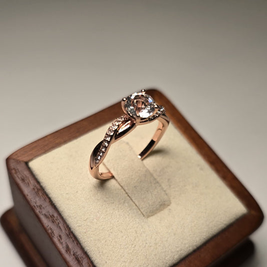 Eleanor Ring – Rose Gold and Crystal